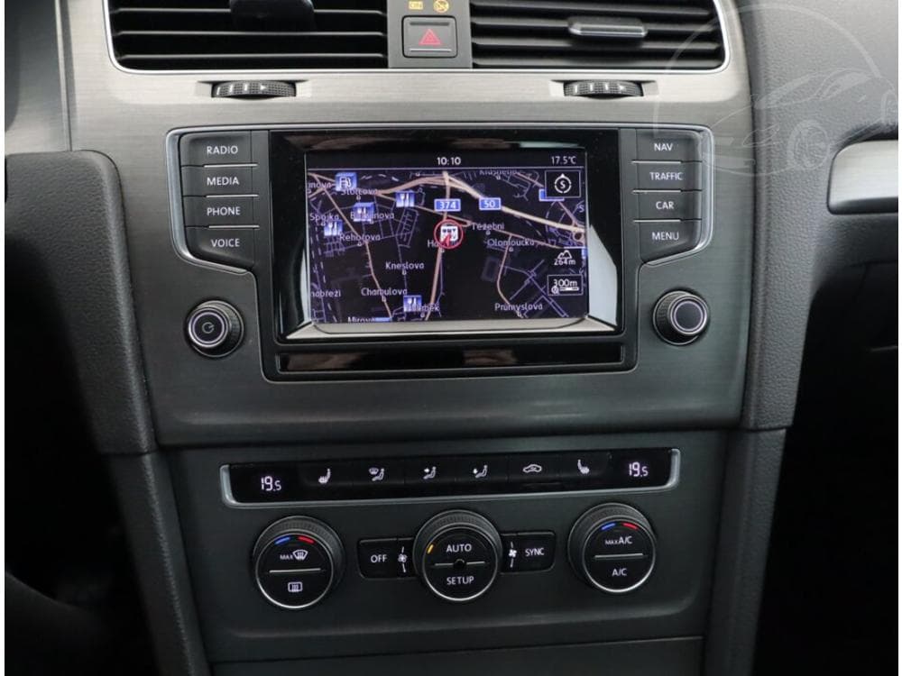 2013 Volkswagen GOLF - 17