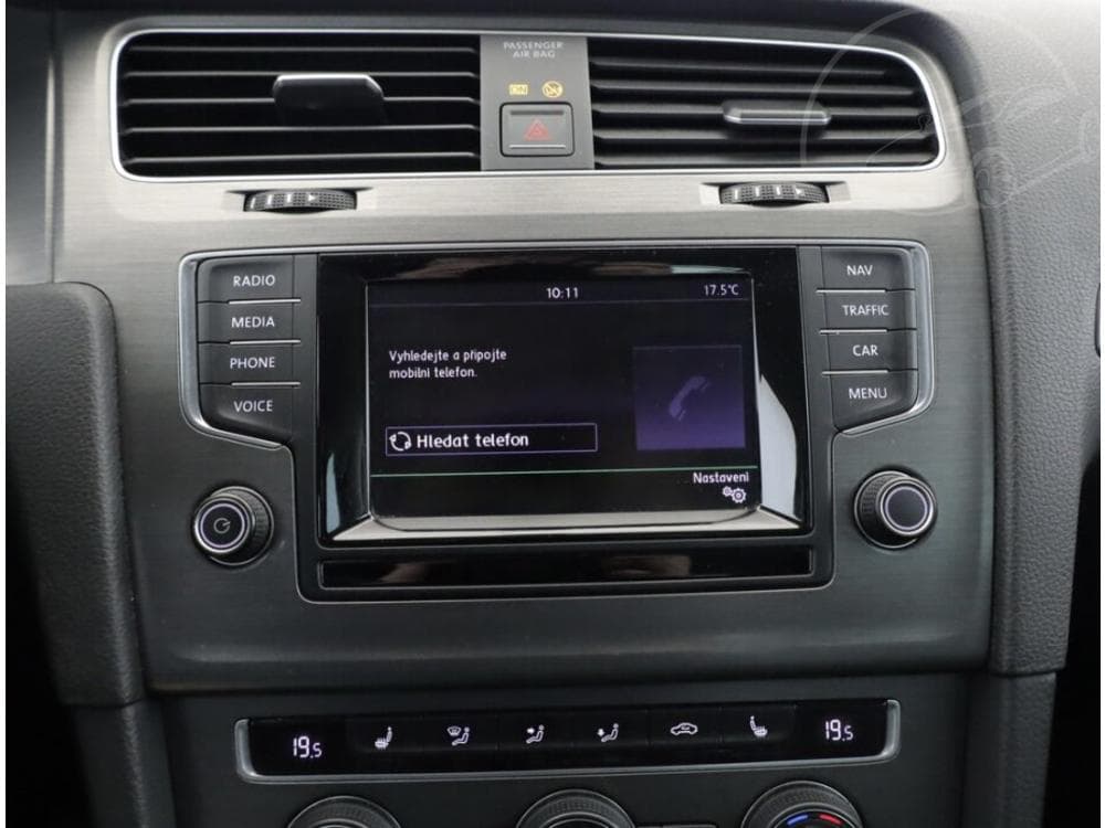 2013 Volkswagen GOLF - 21