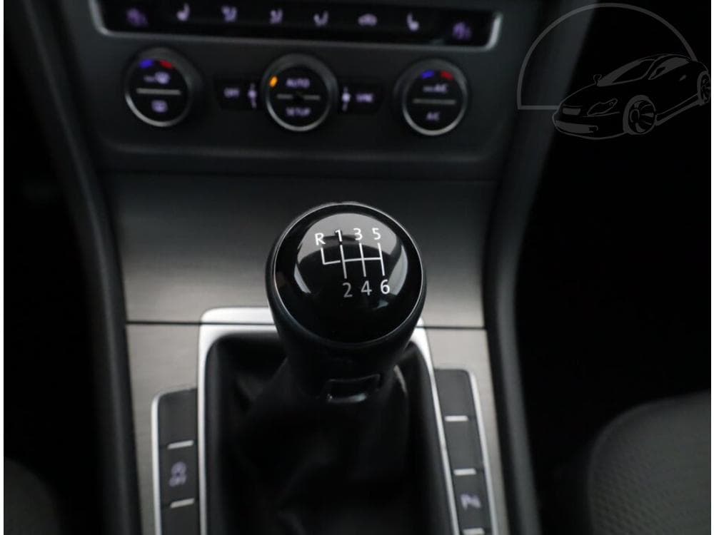 2013 Volkswagen GOLF - 29