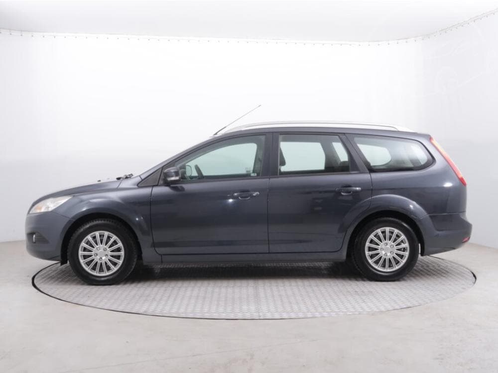 2010 Ford FOCUS - 3