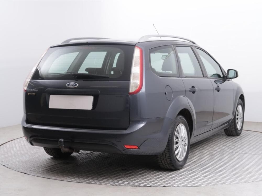 2010 Ford FOCUS - 5