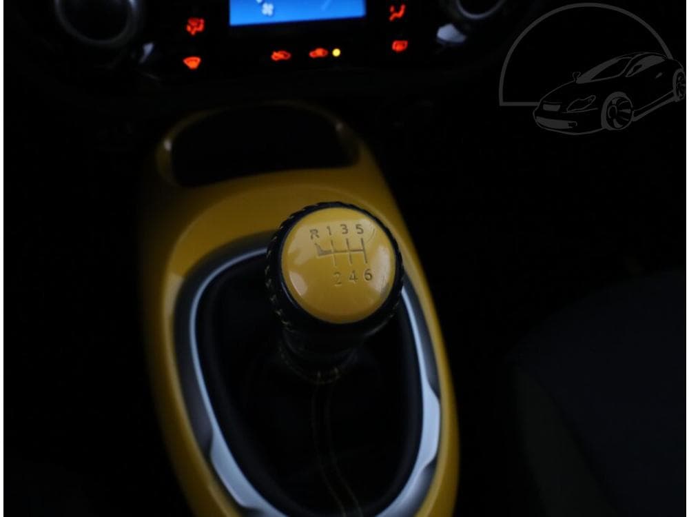 2017 Nissan JUKE - 12