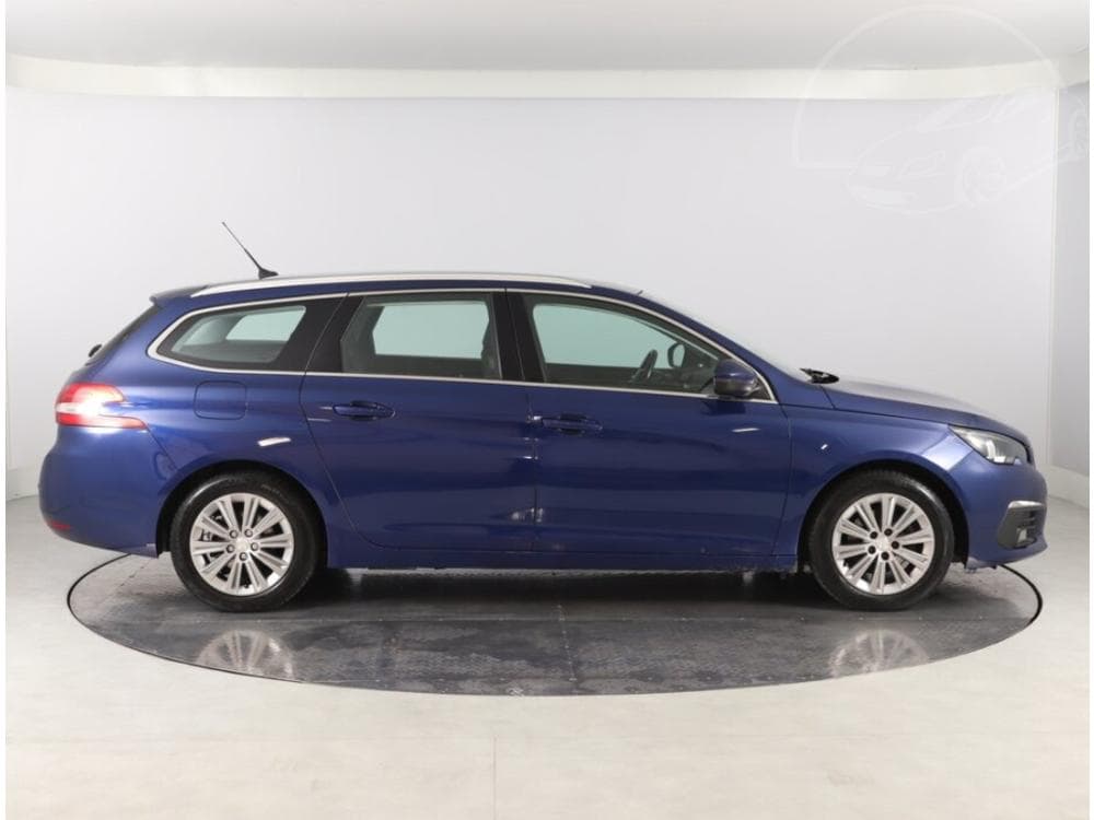 2017 Peugeot 308 - 11