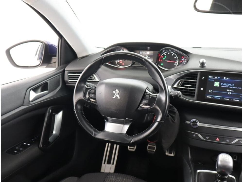 2017 Peugeot 308 - 13