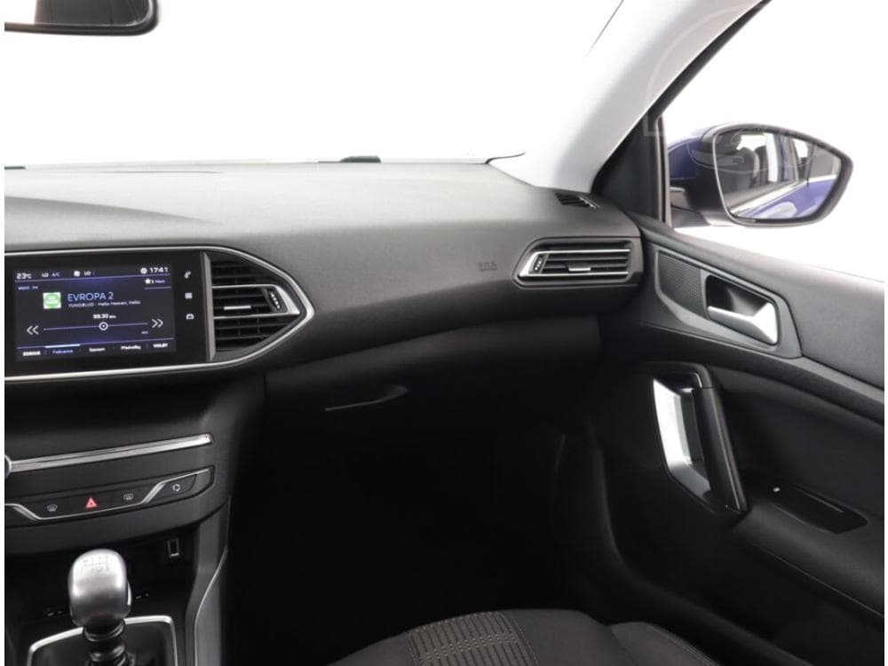 2017 Peugeot 308 - 15