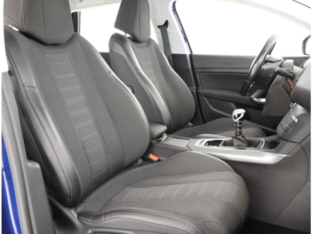 2017 Peugeot 308 - 17