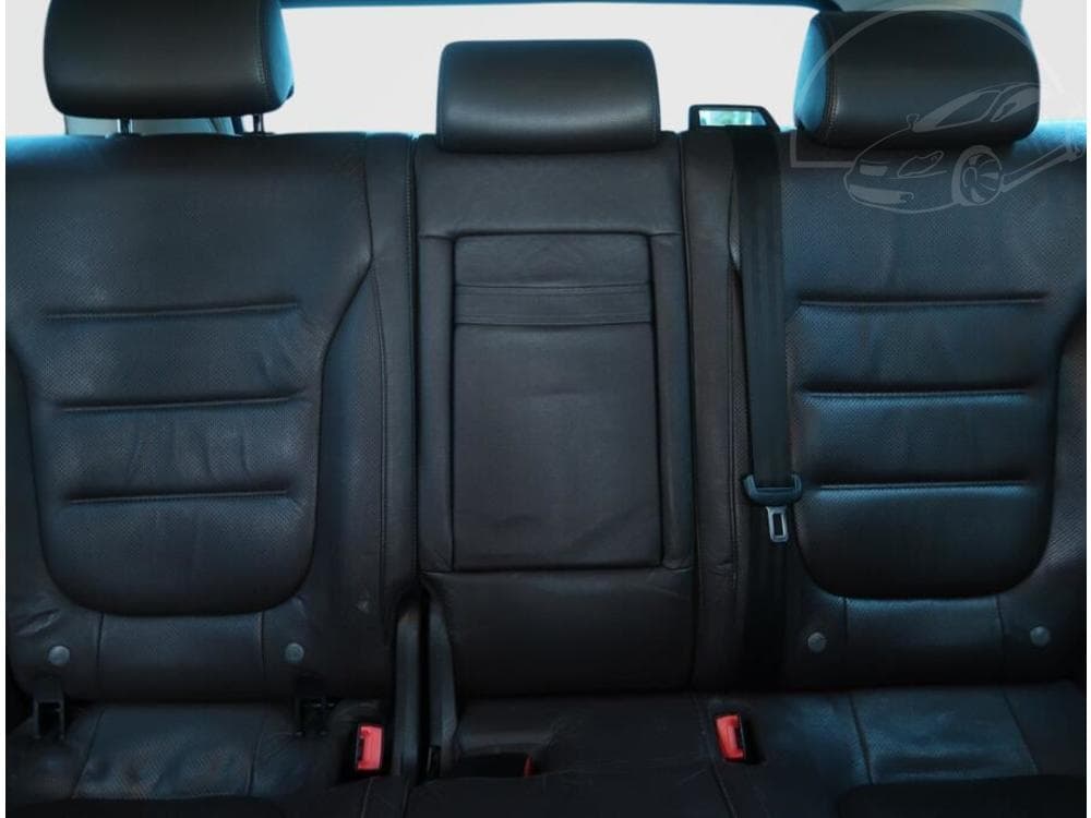 2010 Volkswagen TOUAREG - 19