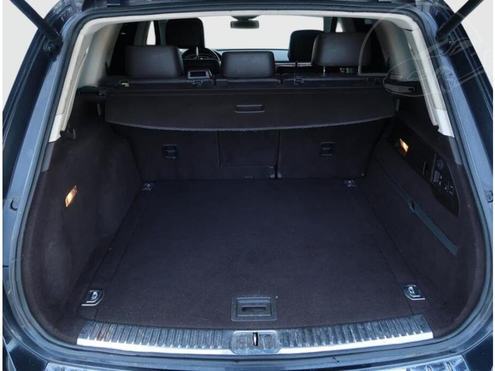 2010 Volkswagen TOUAREG - 27