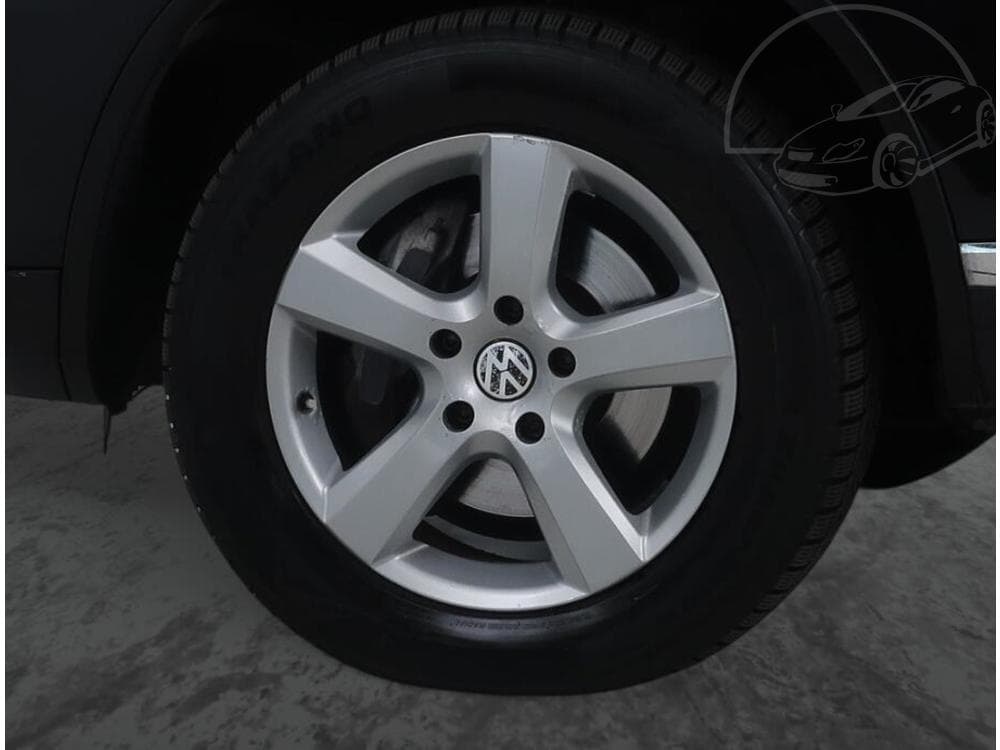 2010 Volkswagen TOUAREG - 29