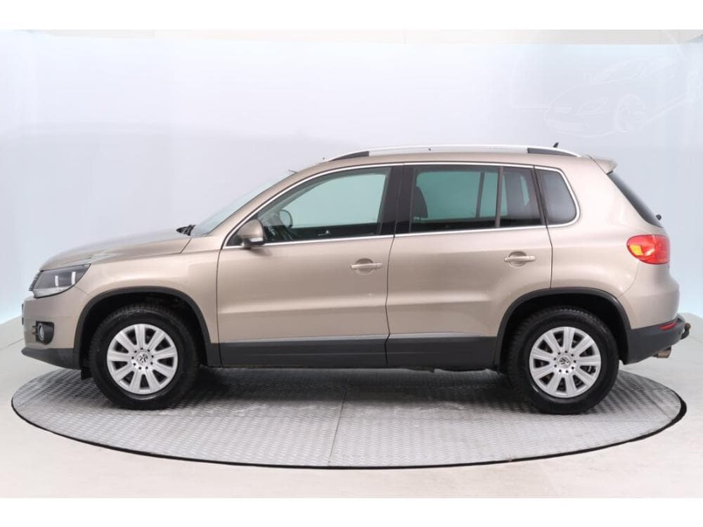 2012 Volkswagen TIGUAN - 5