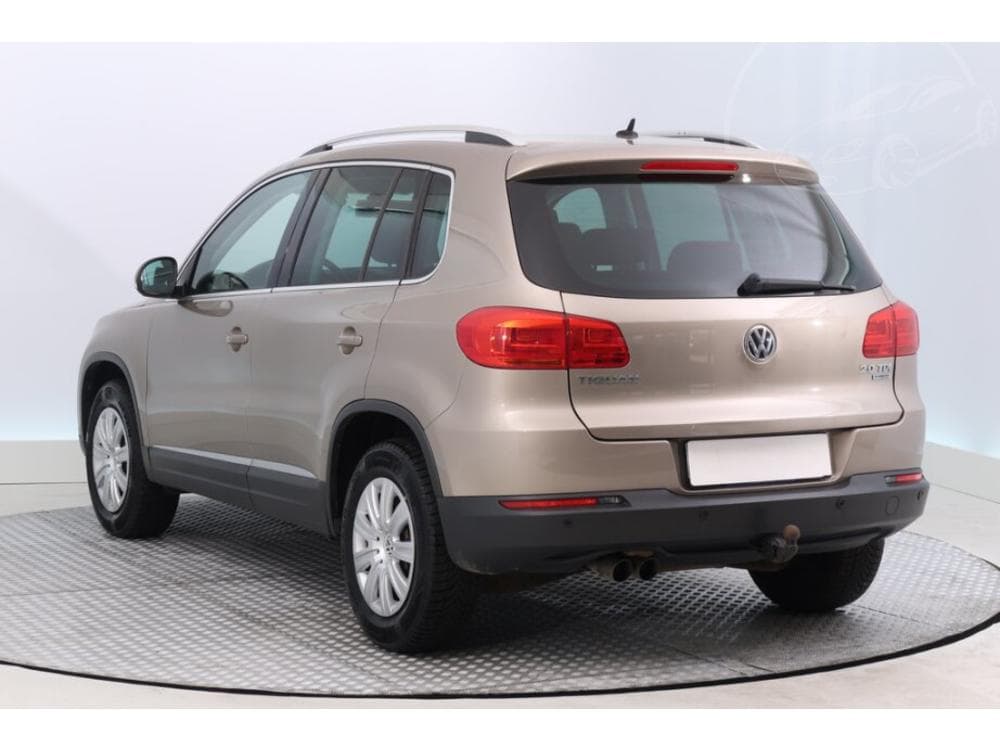 2012 Volkswagen TIGUAN - 7