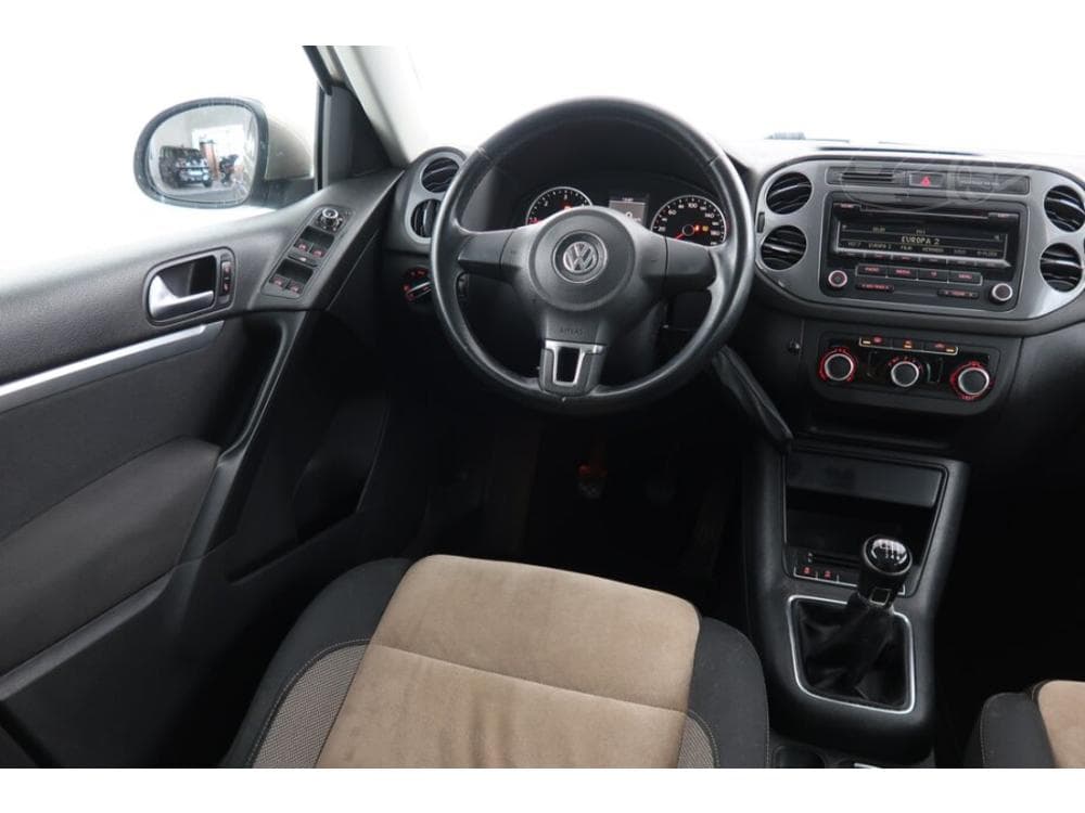 2012 Volkswagen TIGUAN - 13