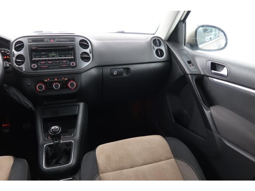 2012 Volkswagen TIGUAN - 15