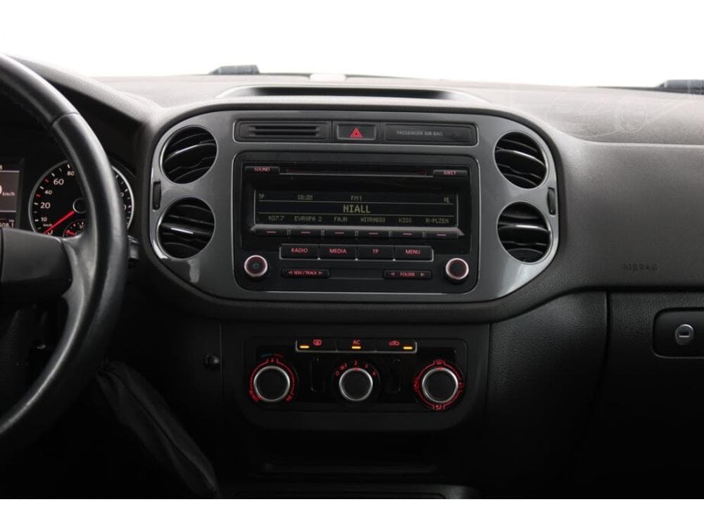 2012 Volkswagen TIGUAN - 23