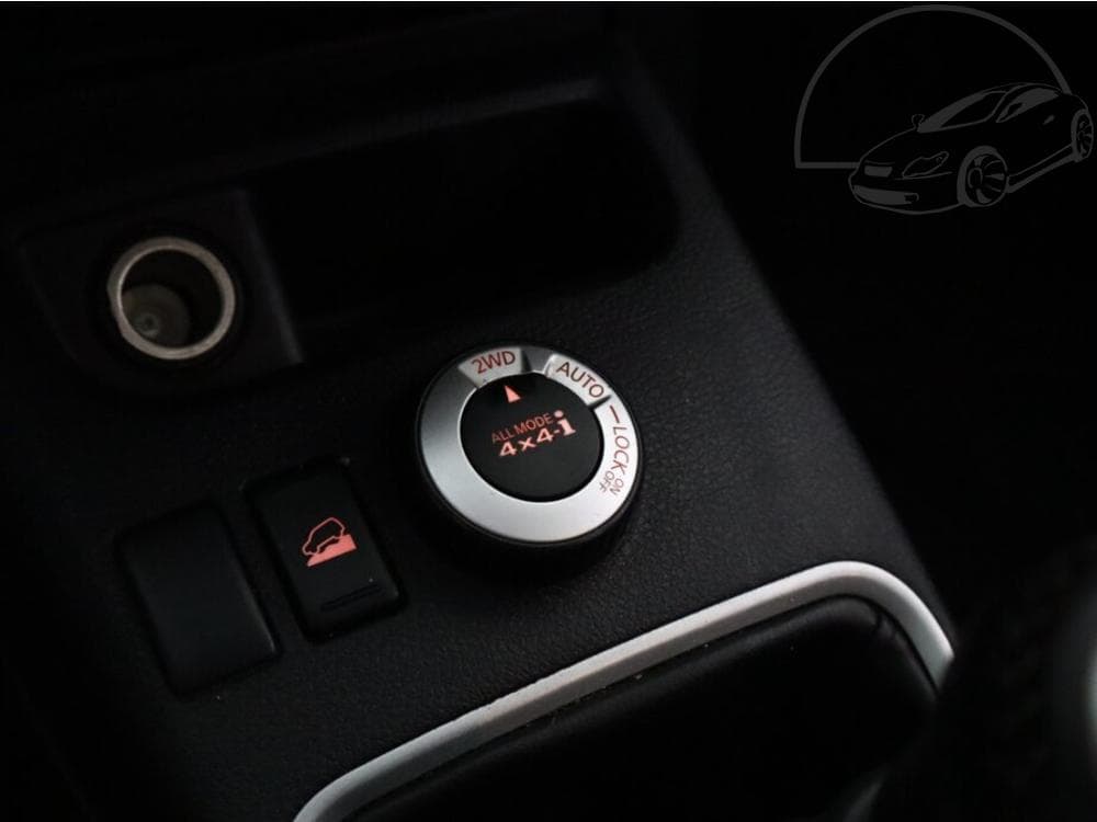 2013 Nissan X-TRAIL - 25