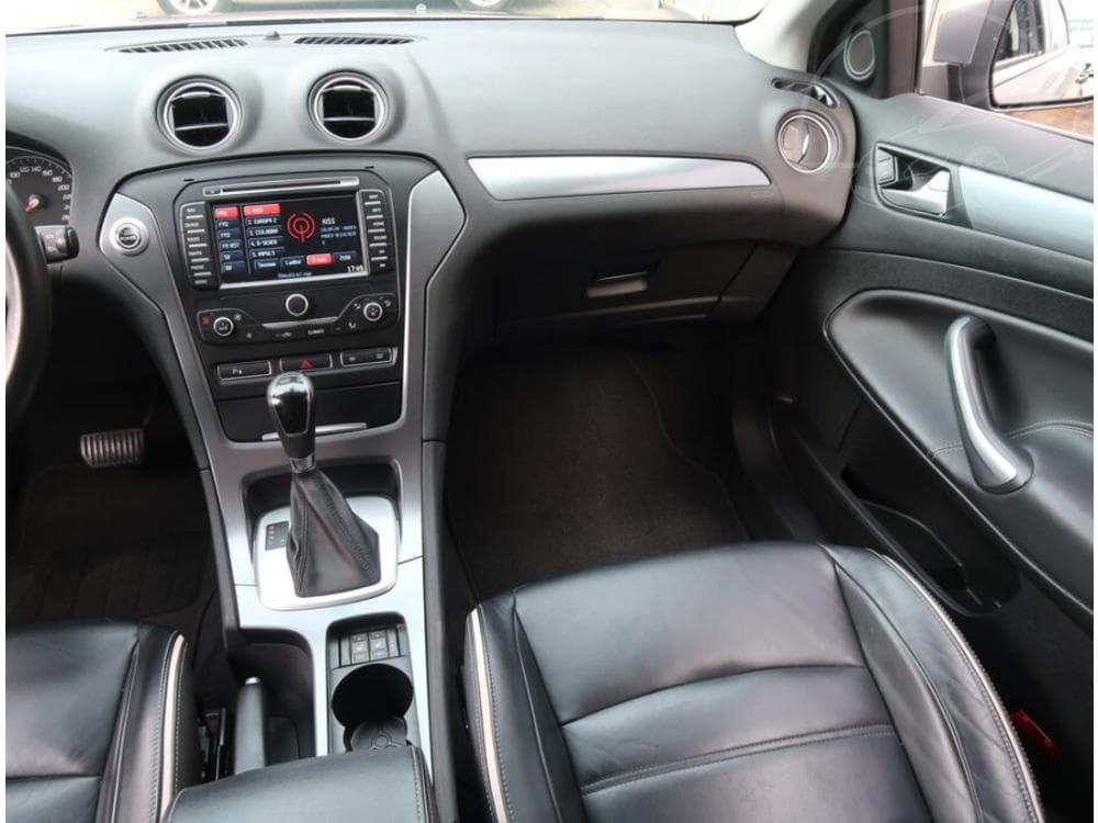 2013 Ford MONDEO - 15