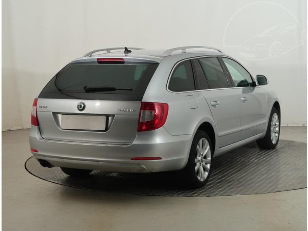 2013 Škoda SUPERB - 9