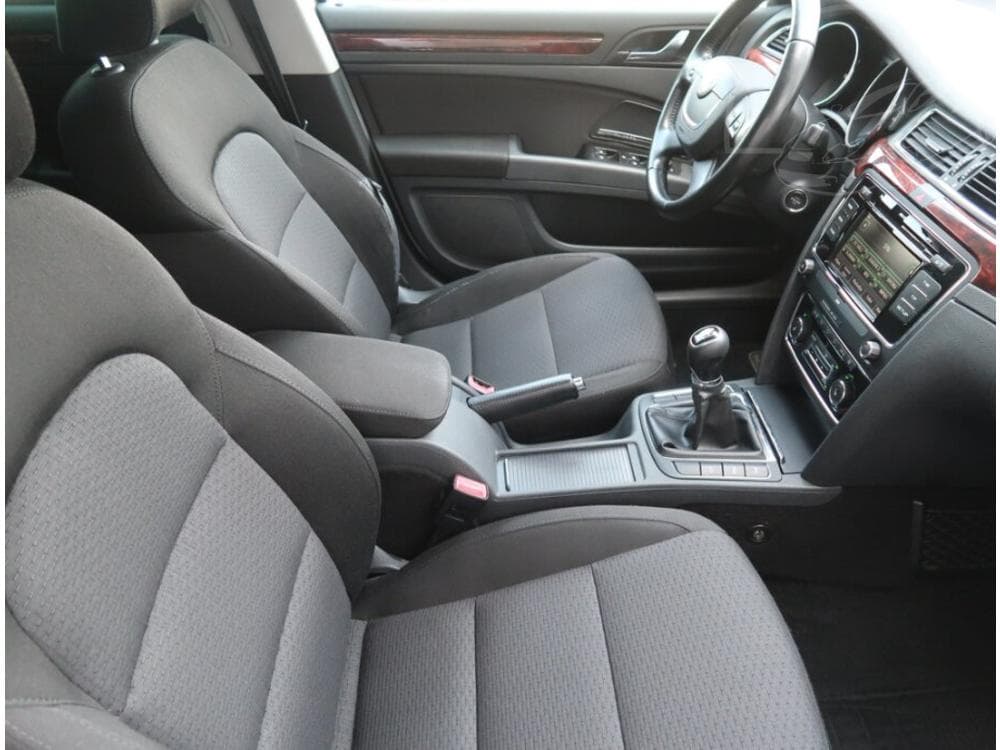 2013 Škoda SUPERB - 17