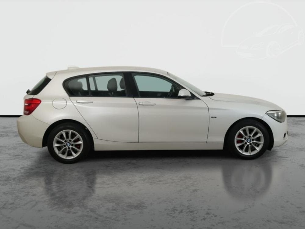 2011 BMW 1-SERIES - 11