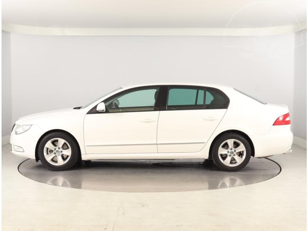 2011 Škoda SUPERB - 5