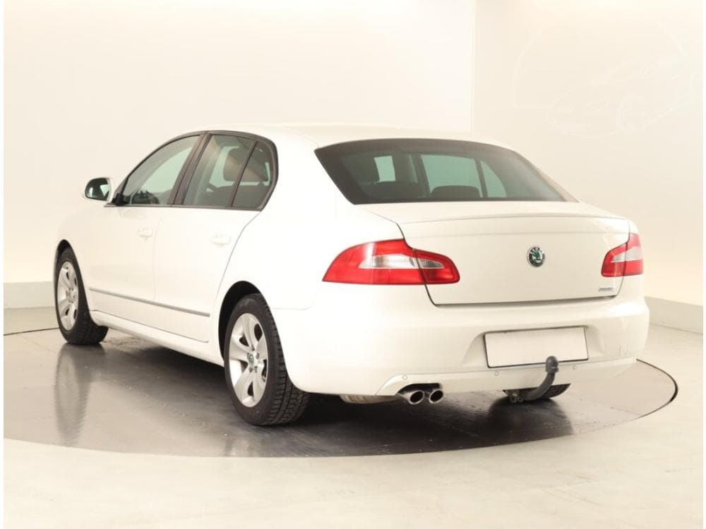 2011 Škoda SUPERB - 7
