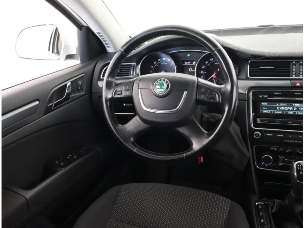 2011 Škoda SUPERB - 13