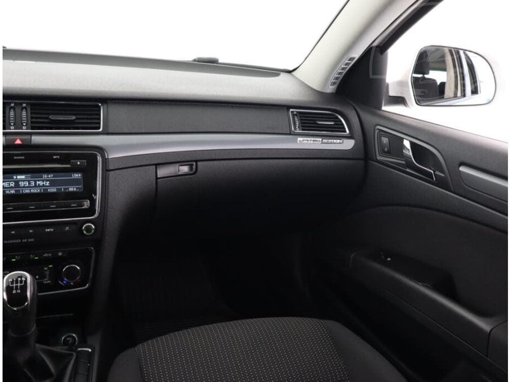 2011 Škoda SUPERB - 15