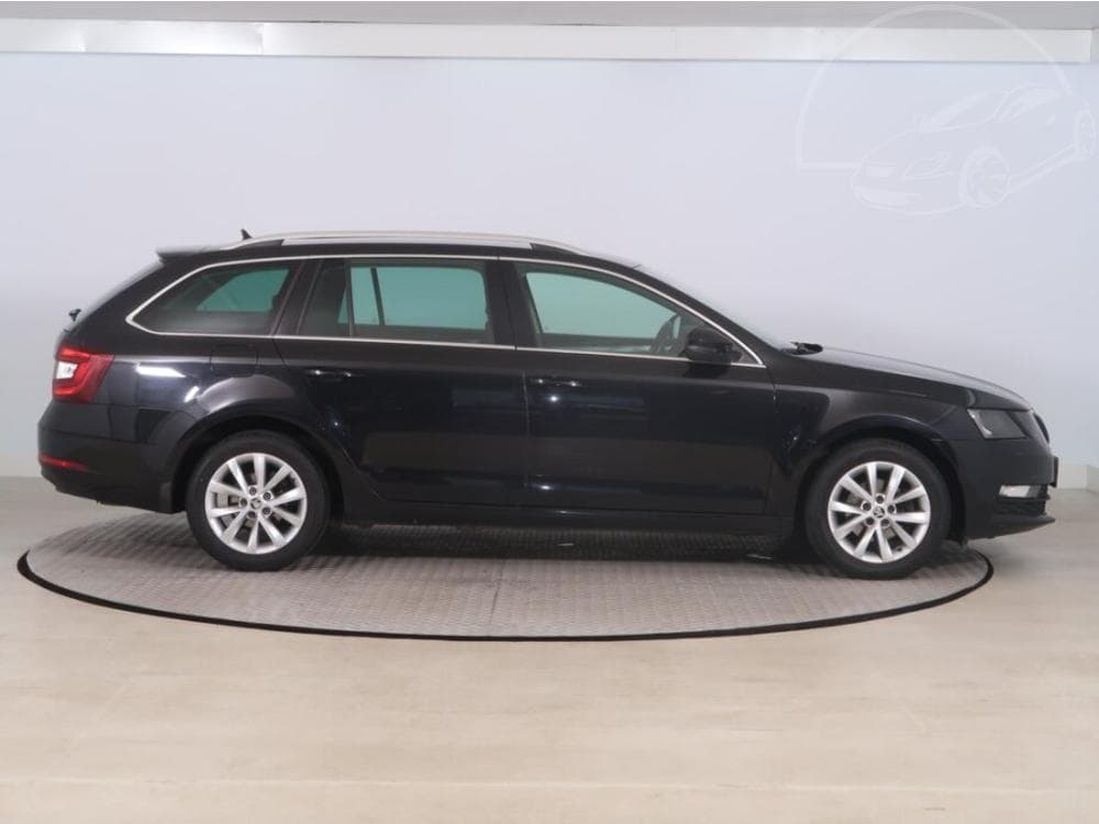 2019 Škoda OCTAVIA - 11