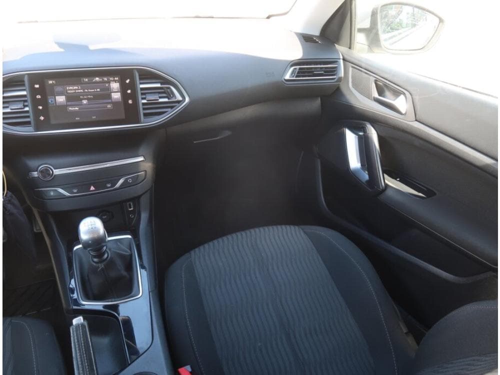 2016 Peugeot 308 - 8