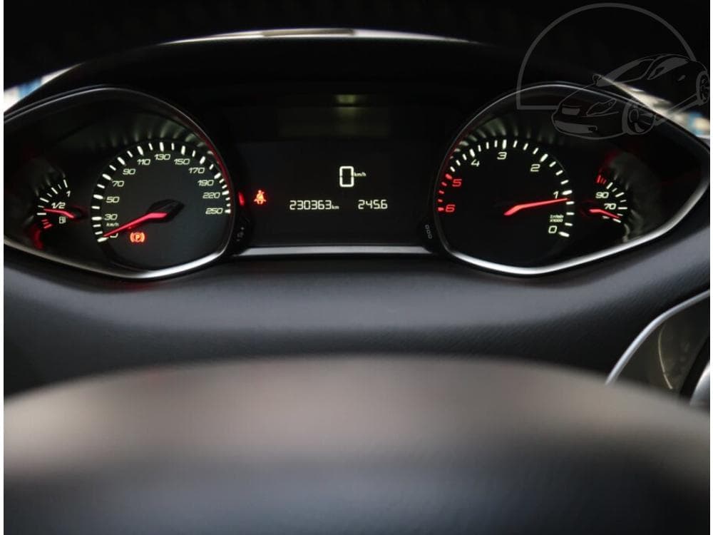 2016 Peugeot 308 - 11