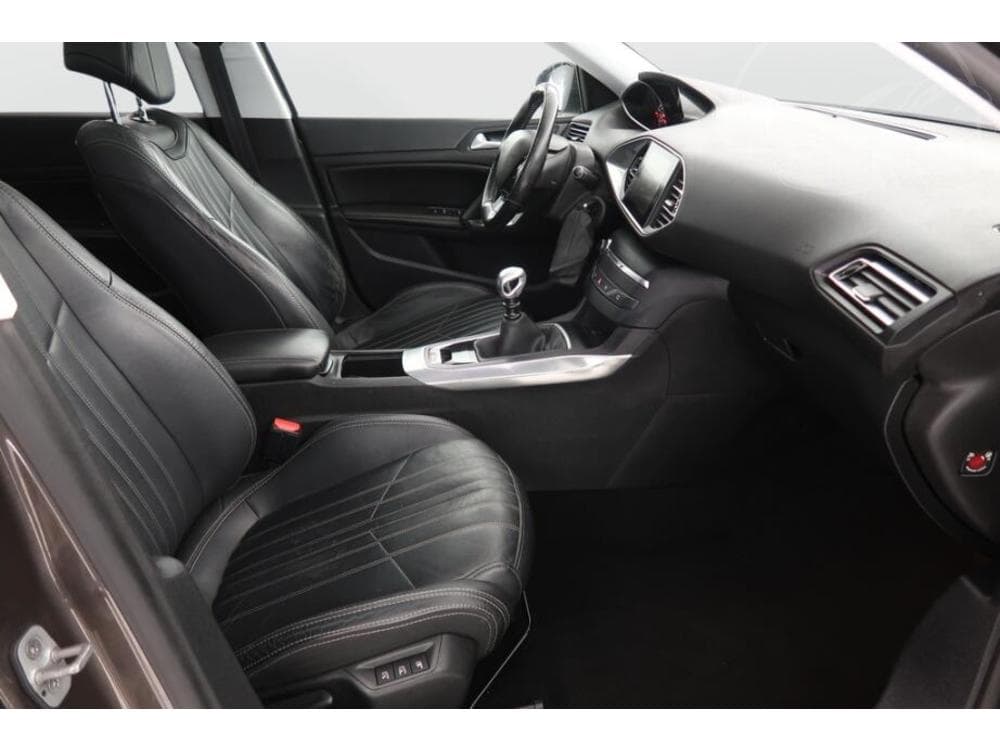 2015 Peugeot 308 - 17