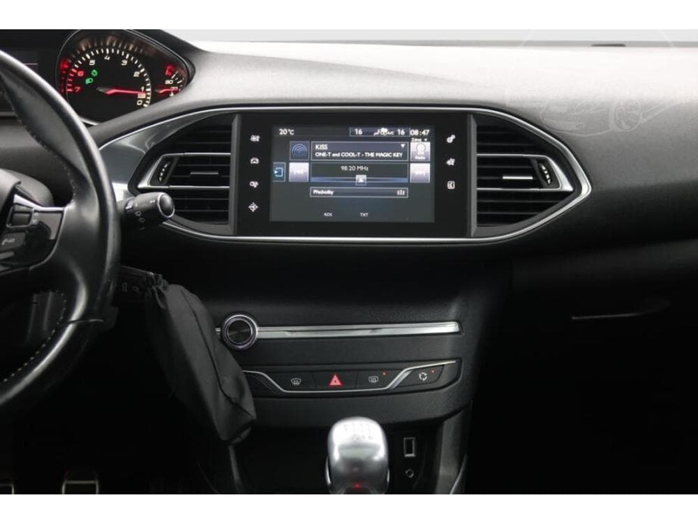 2015 Peugeot 308 - 23