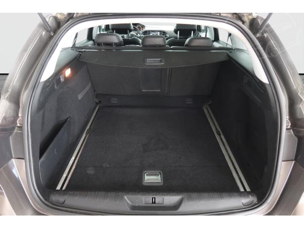 2015 Peugeot 308 - 27