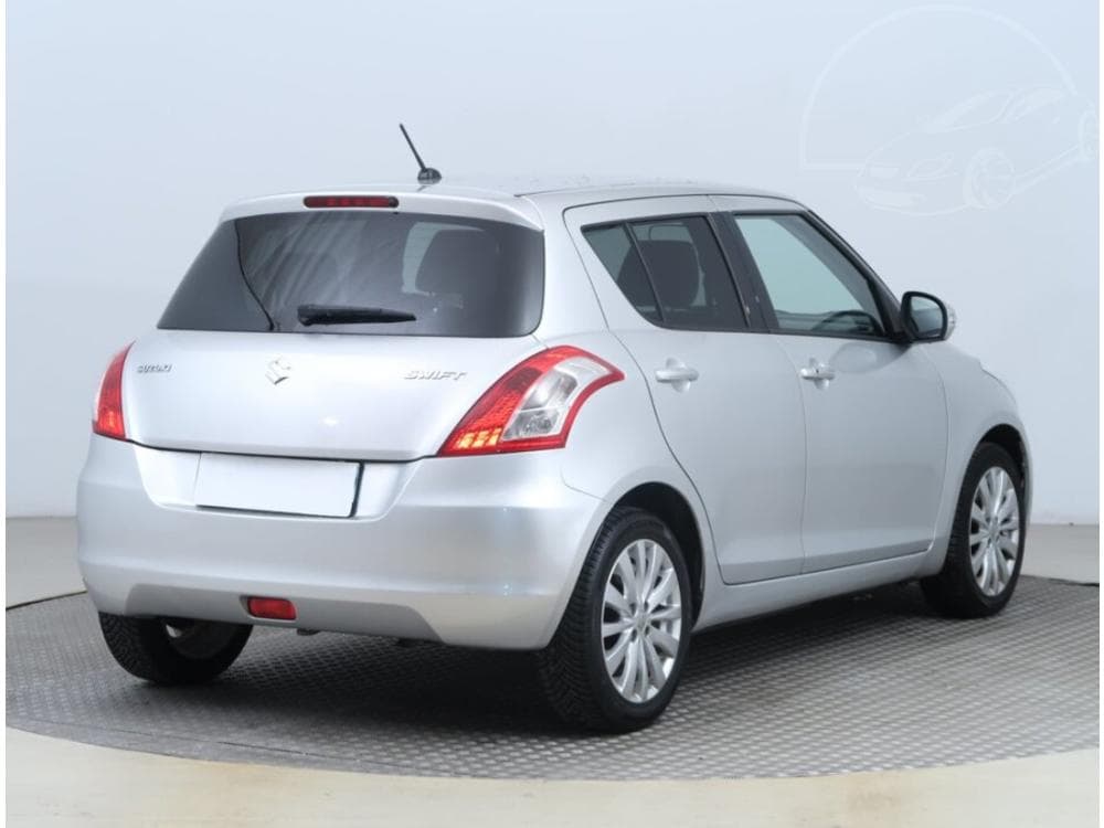 2015 Suzuki SWIFT - 9