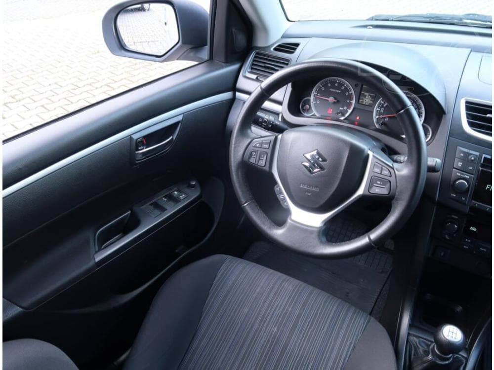 2015 Suzuki SWIFT - 13