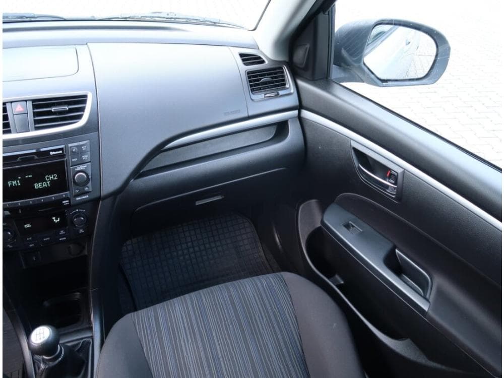 2015 Suzuki SWIFT - 15