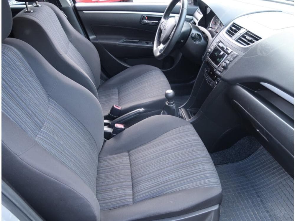2015 Suzuki SWIFT - 17