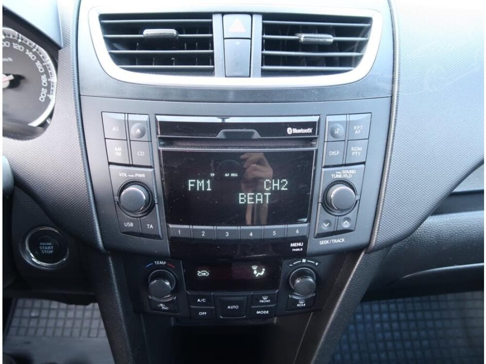2015 Suzuki SWIFT - 23
