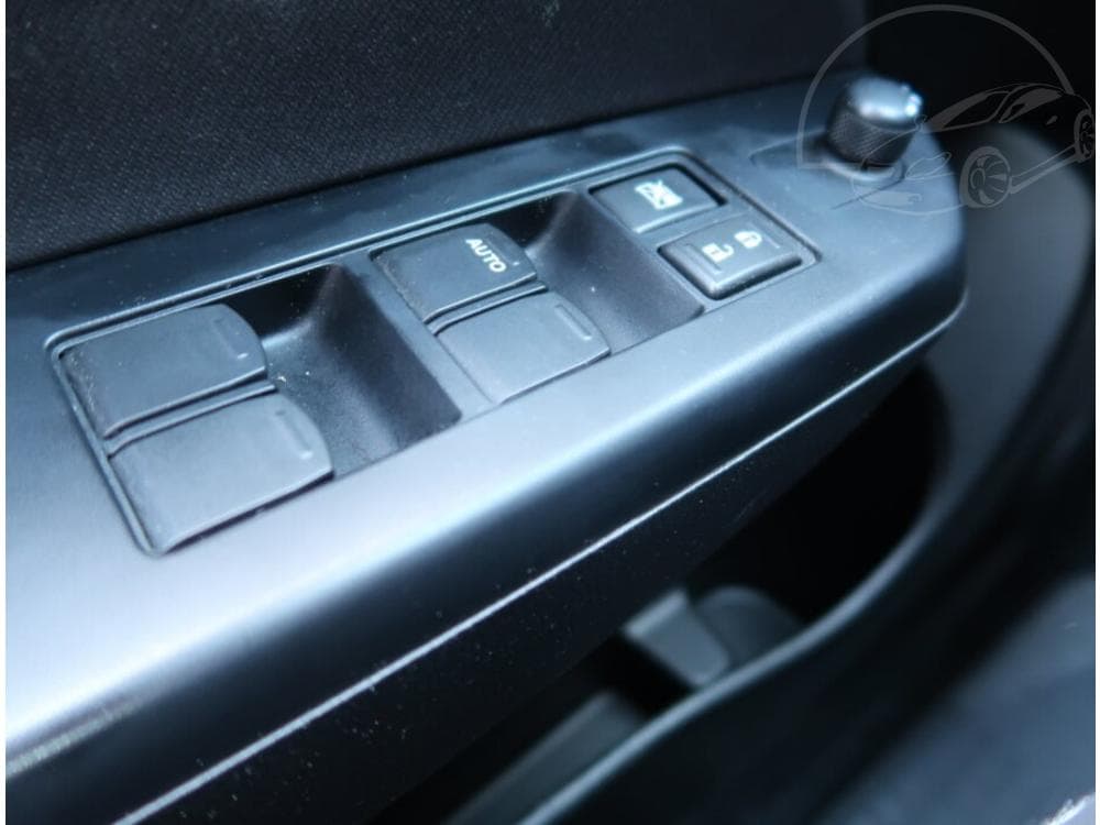 2015 Suzuki SWIFT - 25