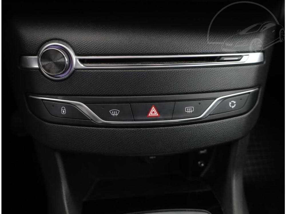 2016 Peugeot 308 - 11