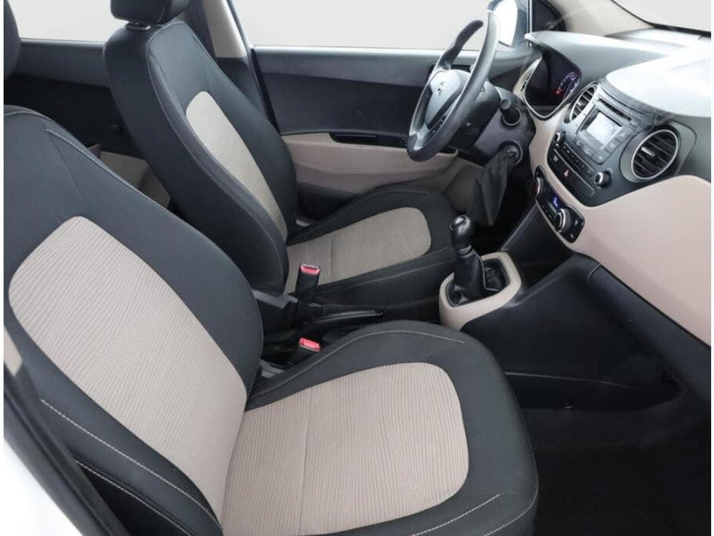 2015 Hyundai i10 - 13