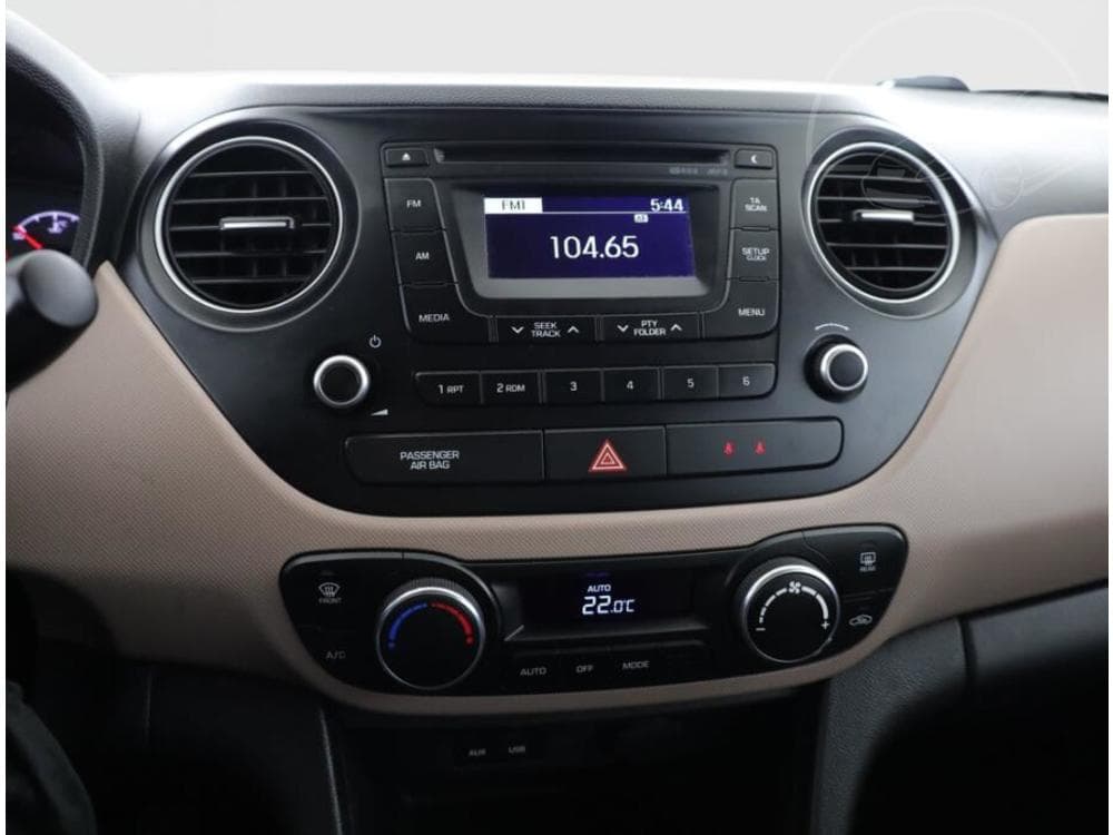 2015 Hyundai i10 - 19