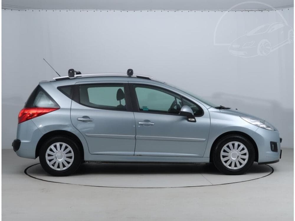 2011 Peugeot 207 - 11