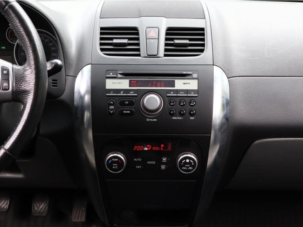 2010 Suzuki SX4 - 28