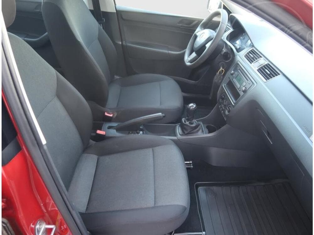 2014 Škoda RAPID - 17
