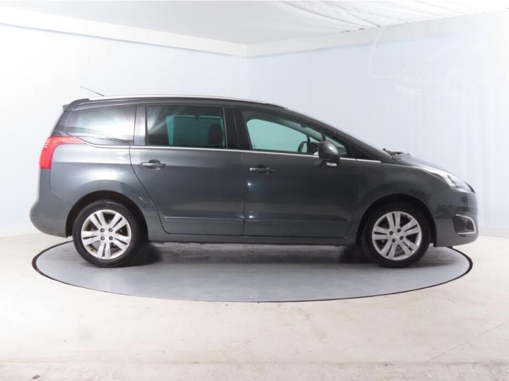 2015 Peugeot 5008 - 11