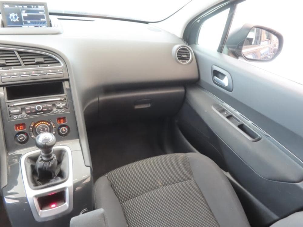 2015 Peugeot 5008 - 15