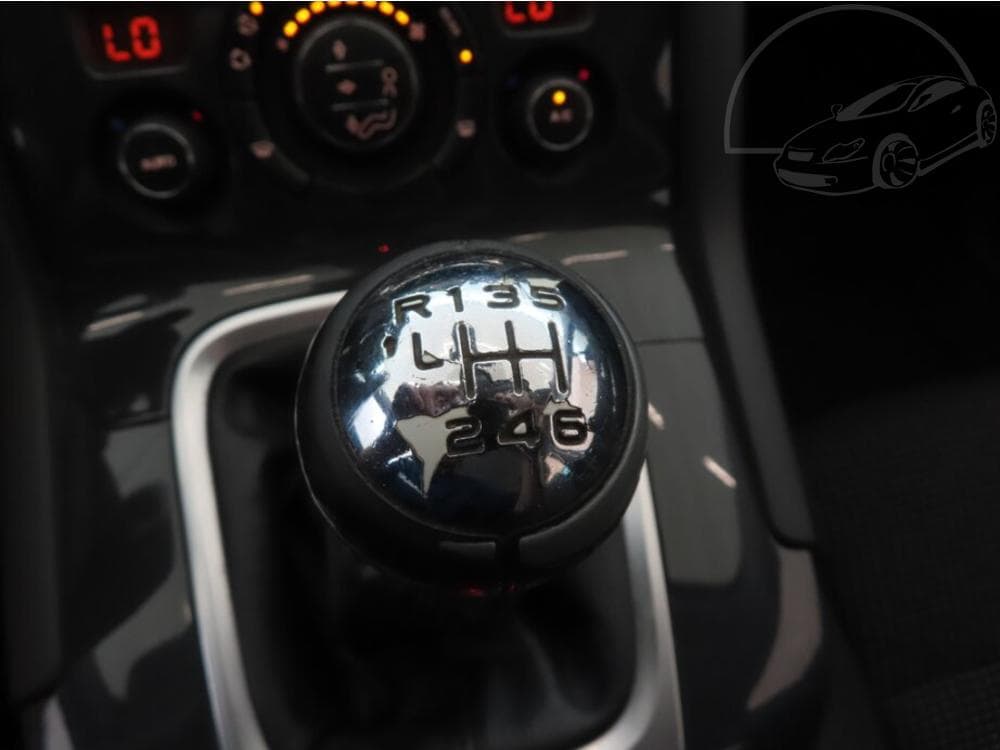 2015 Peugeot 5008 - 25