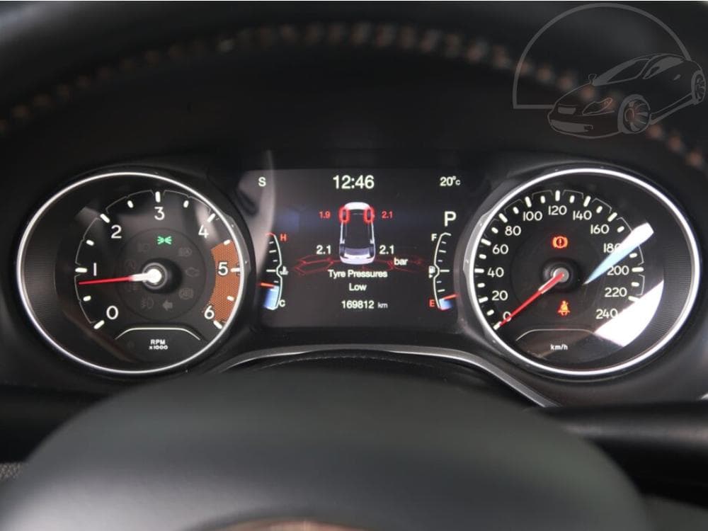 2018 Jeep COMPASS - 11