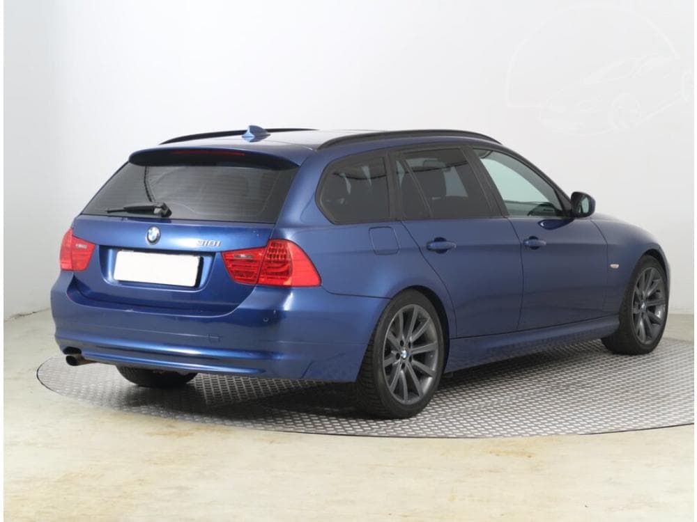 2010 BMW 3-SERIES - 9
